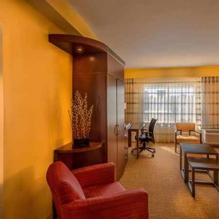 Hotel Courtyard By Marriott Charleston Downtown/Civic Center Extérieur photo
