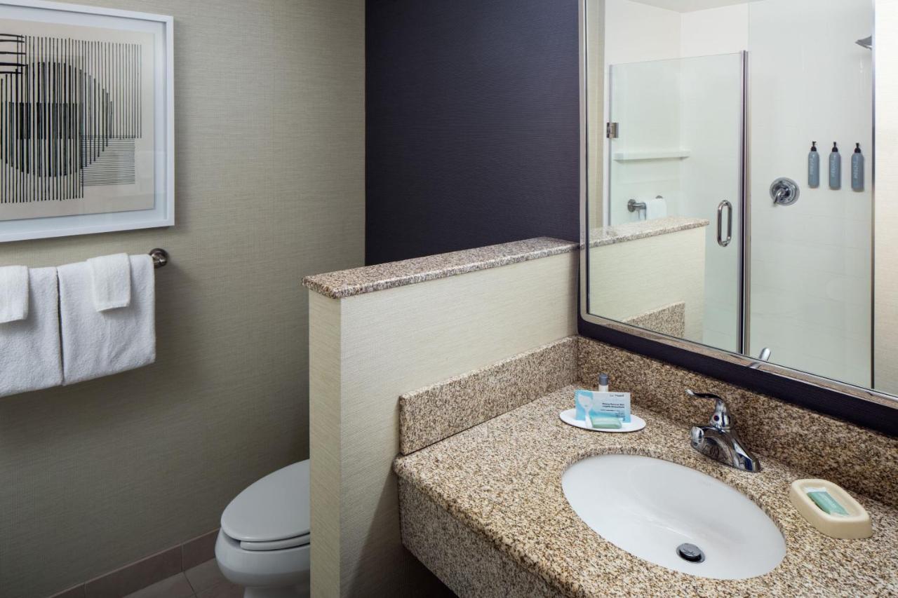 Hotel Courtyard By Marriott Charleston Downtown/Civic Center Extérieur photo