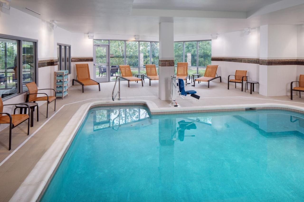 Hotel Courtyard By Marriott Charleston Downtown/Civic Center Extérieur photo