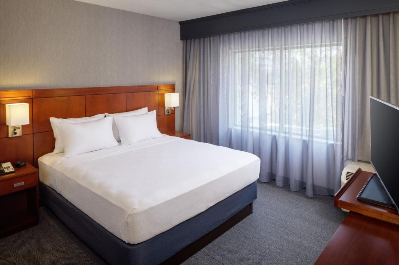 Hotel Courtyard By Marriott Charleston Downtown/Civic Center Extérieur photo