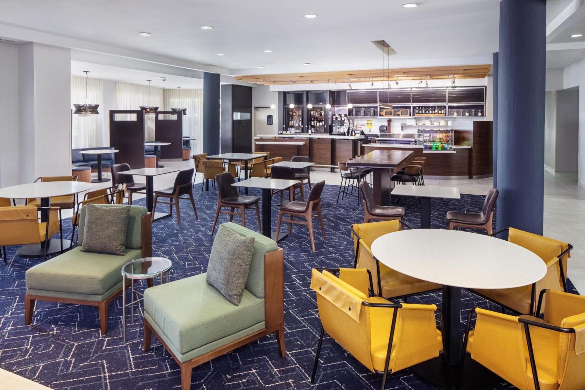 Hotel Courtyard By Marriott Charleston Downtown/Civic Center Extérieur photo