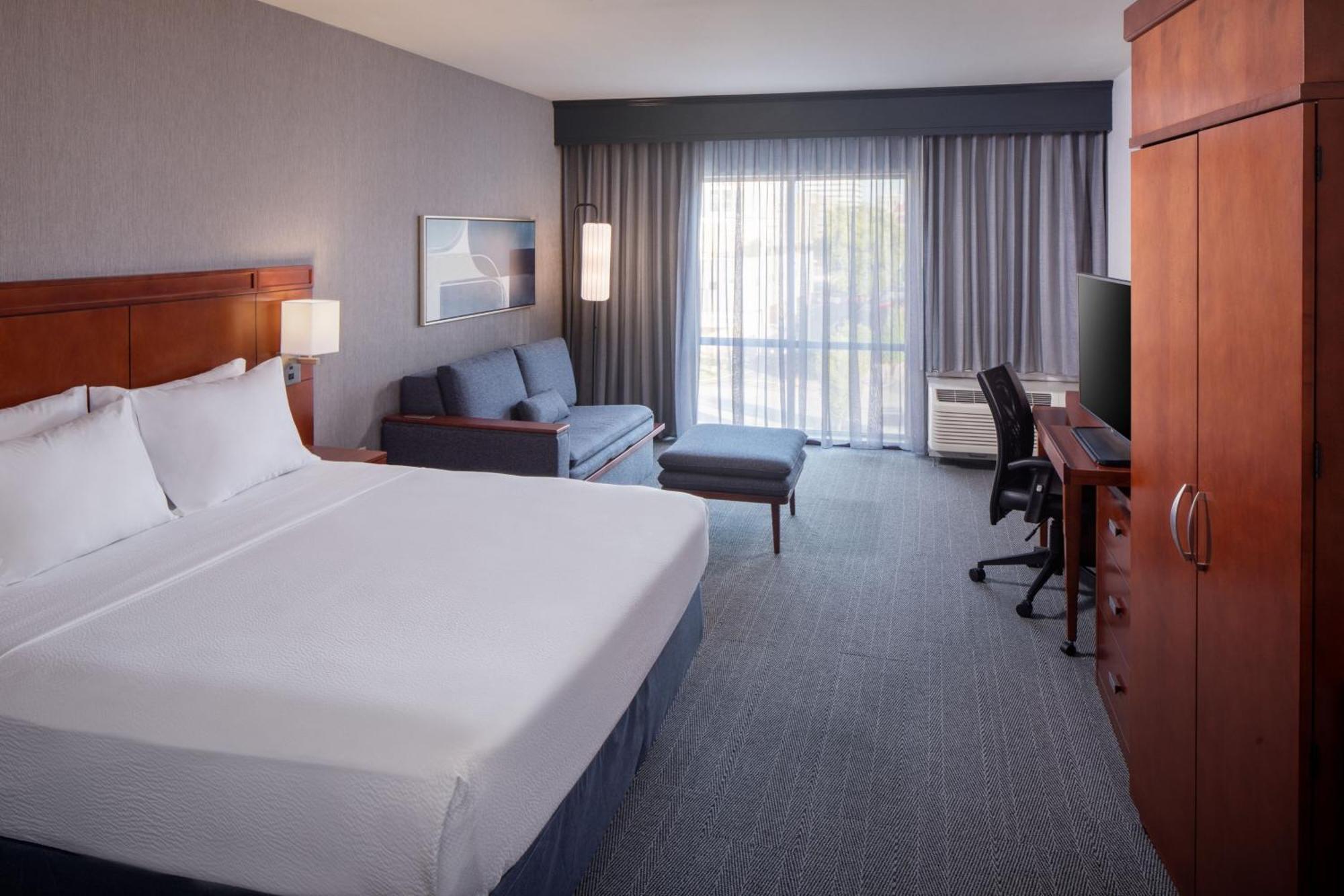 Hotel Courtyard By Marriott Charleston Downtown/Civic Center Extérieur photo