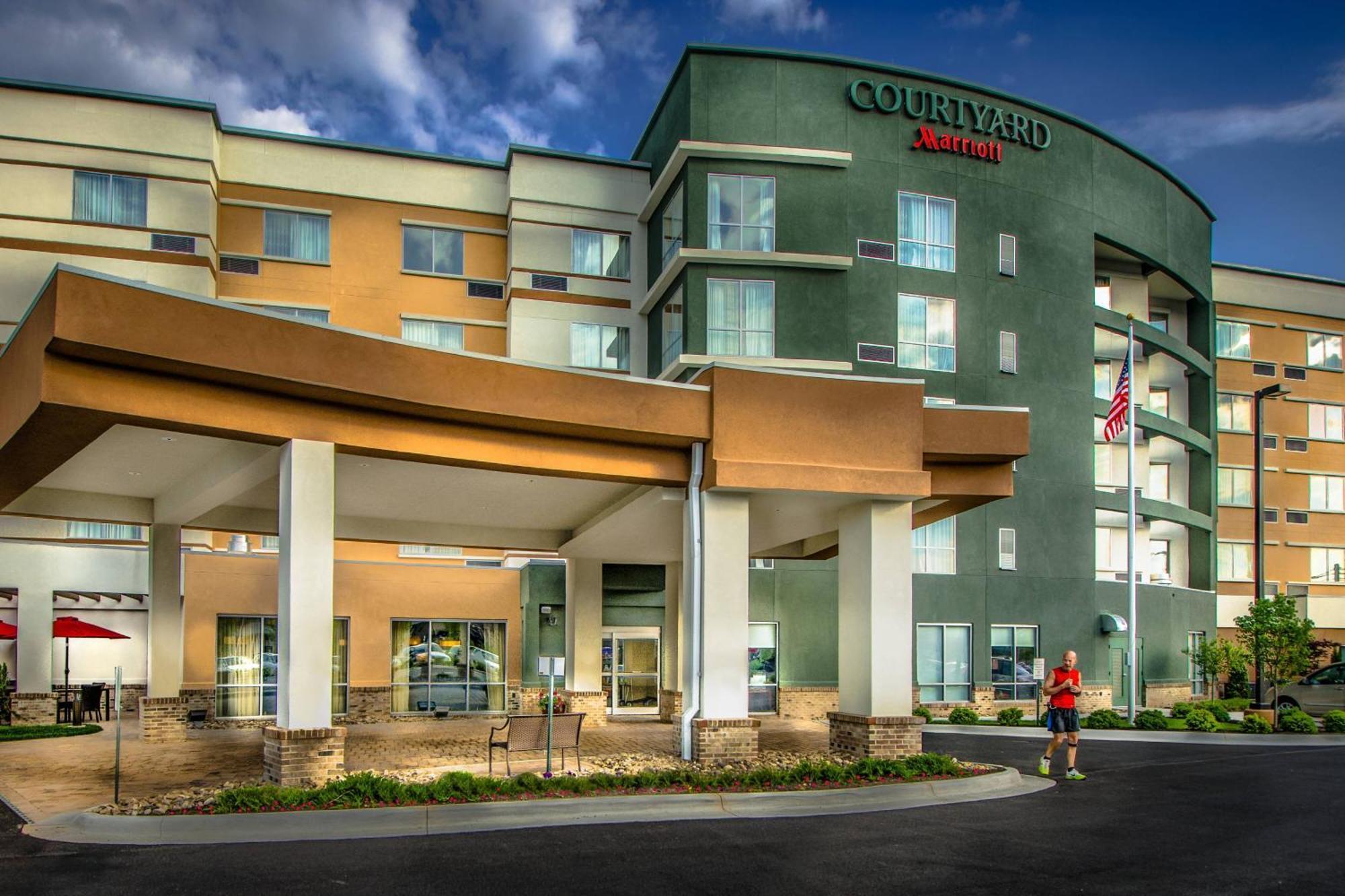 Hotel Courtyard By Marriott Charleston Downtown/Civic Center Extérieur photo